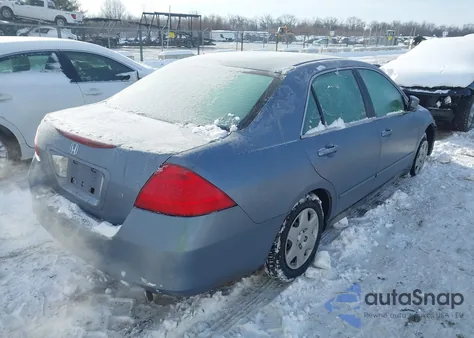 2007 Honda Accord 2.4 Lx z USA, uszkodzony, nr VIN 1HGCM56447A178038